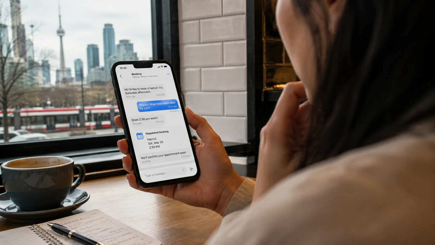 スマホで予約確認と返信を確認する手元
