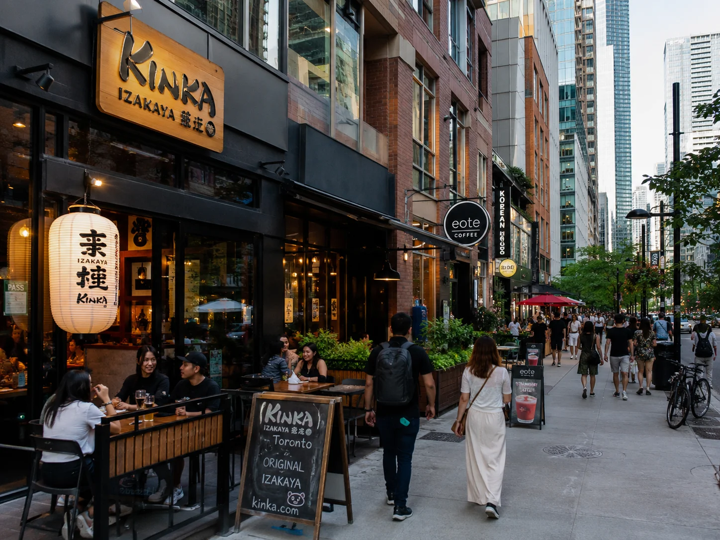 Downtown Torontoのレストラン街とカフェ外観
